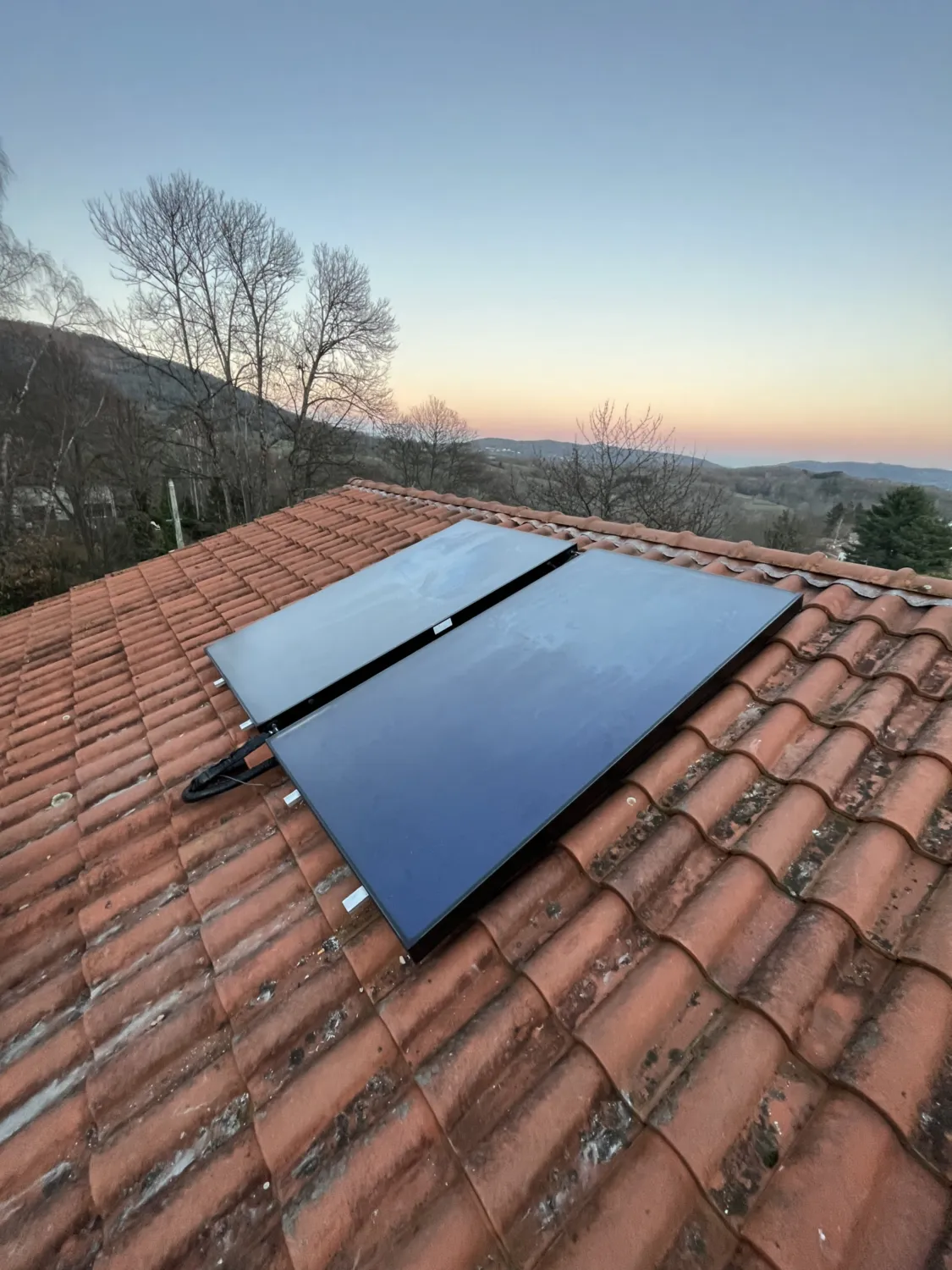 Realisations Chauffe eau solaire installation capteurs solaires thermiques toiture foix HG Habitat Plombier Chauffagiste en Ariege