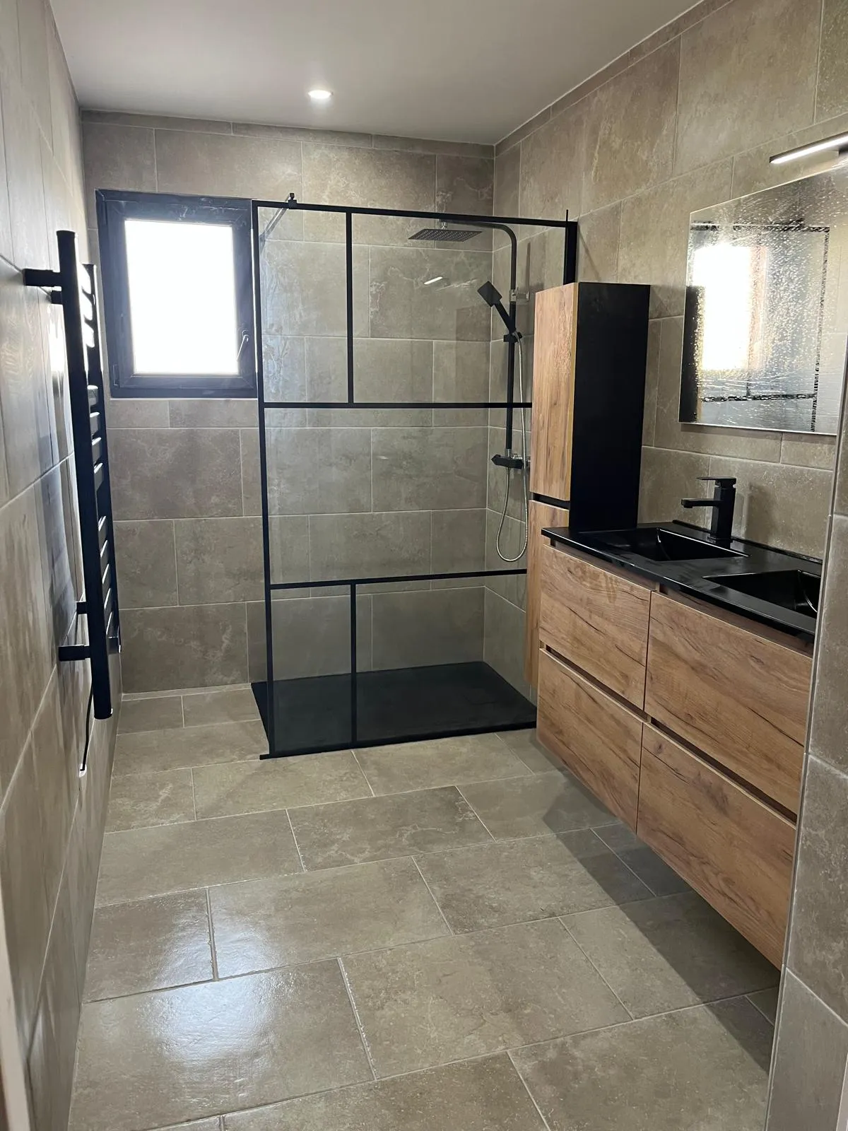 renovation-salle-de-bain-douche-italienne-verriere-noire-foix